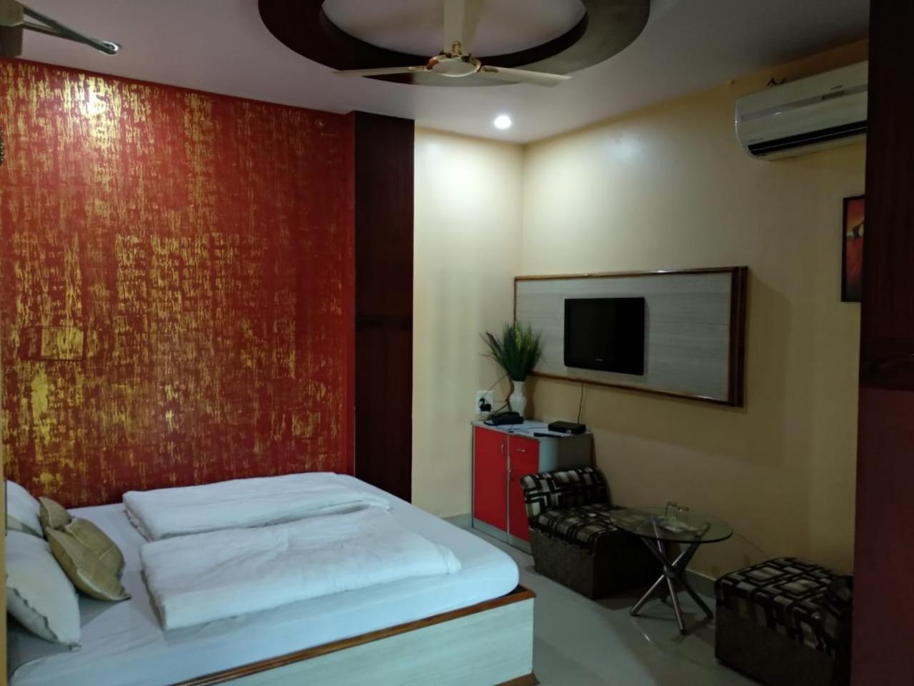 Surya Hotel Katni Eksteriør billede